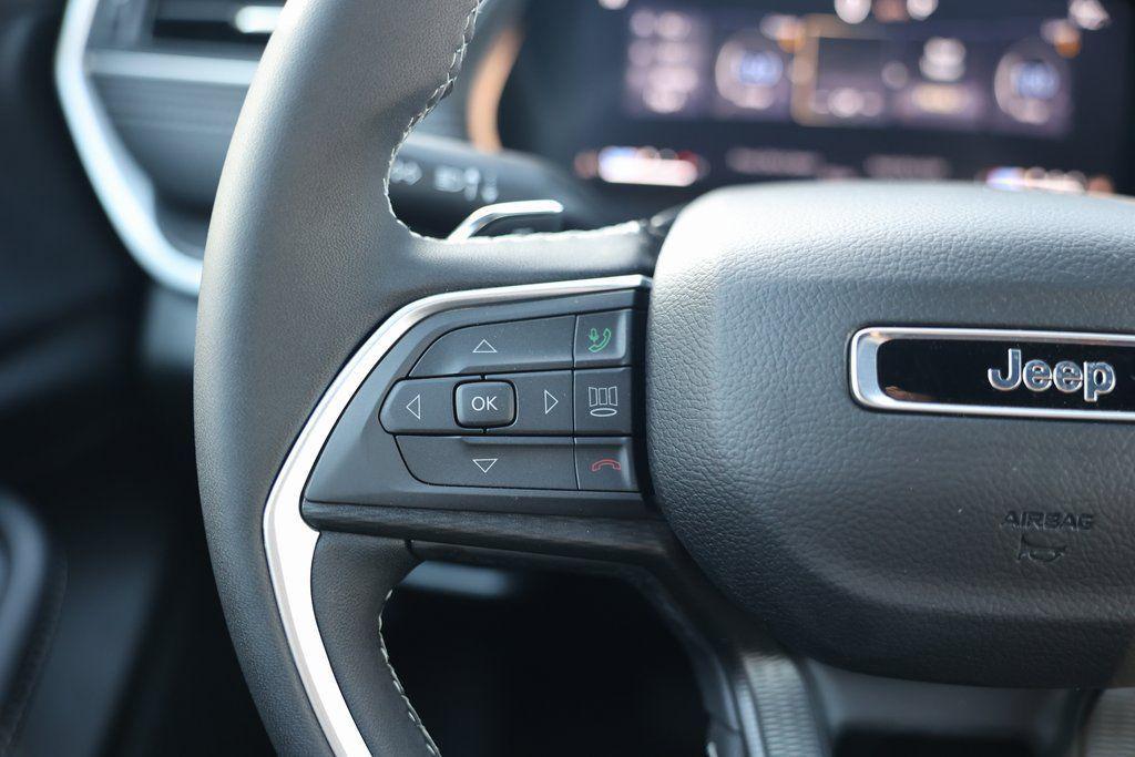 new 2025 Jeep Grand Cherokee car, priced at $29,170