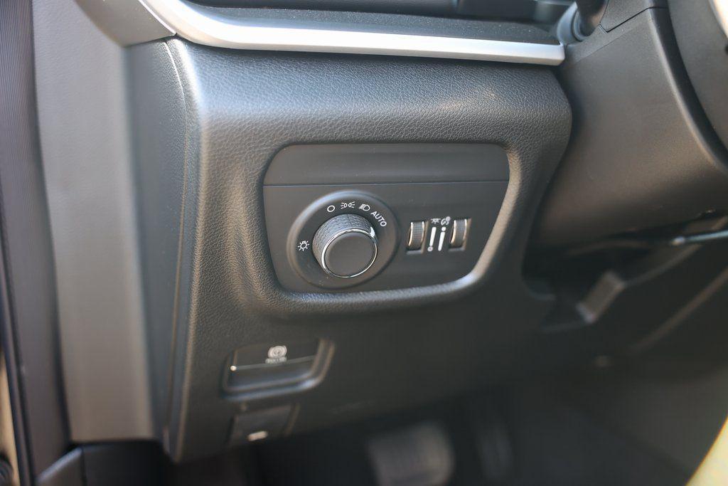 new 2025 Jeep Grand Cherokee car, priced at $29,170