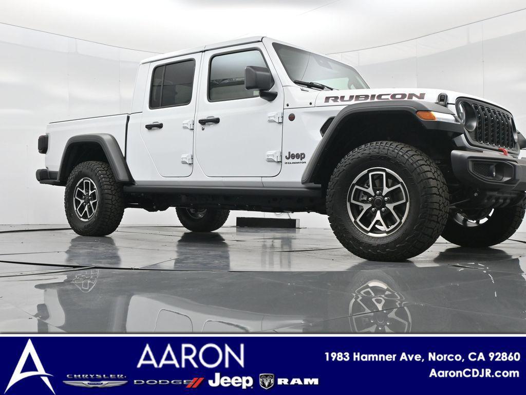new 2025 Jeep Gladiator car, priced at $58,253