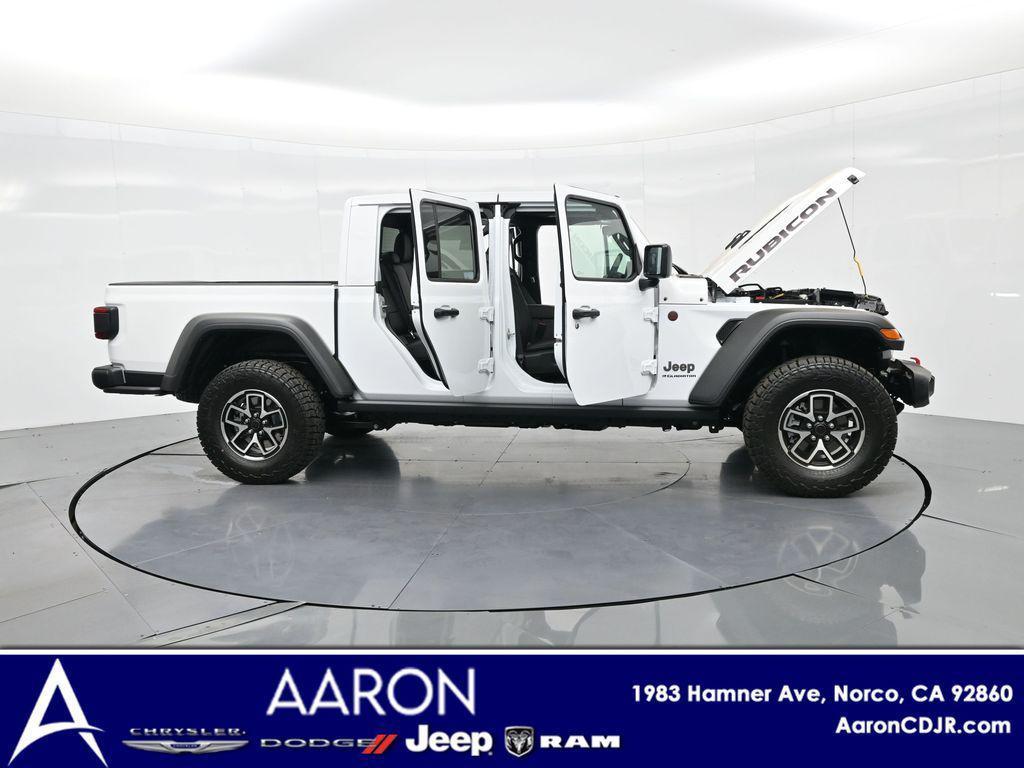 new 2025 Jeep Gladiator car, priced at $58,253