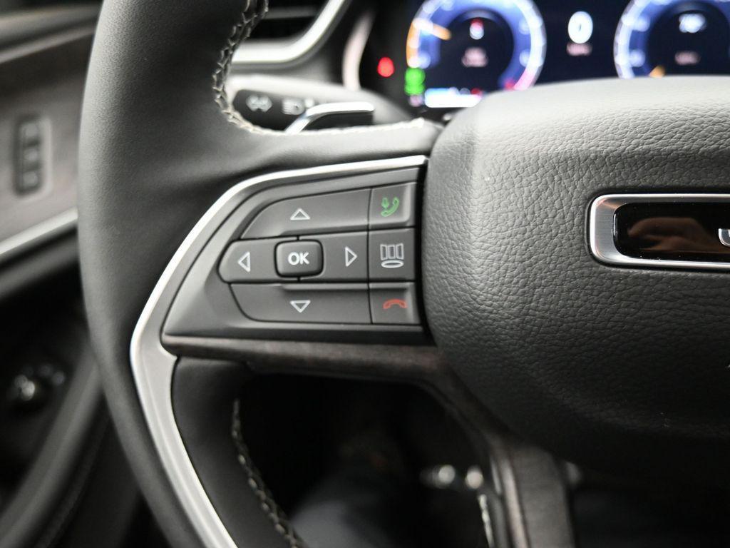 new 2025 Jeep Grand Cherokee car, priced at $50,265