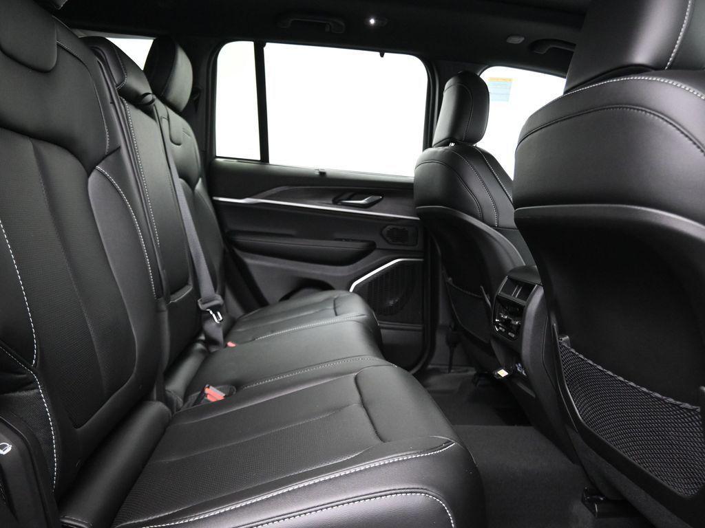 new 2025 Jeep Grand Cherokee car, priced at $50,265
