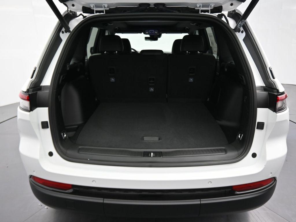 new 2025 Jeep Grand Cherokee car, priced at $50,265