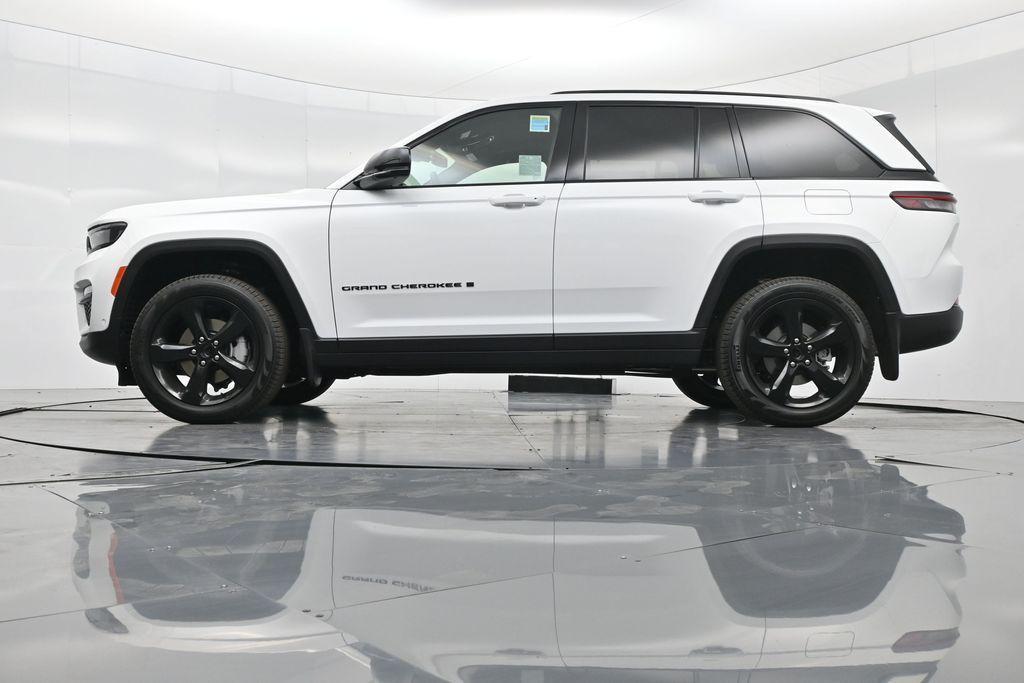 new 2025 Jeep Grand Cherokee car, priced at $50,265