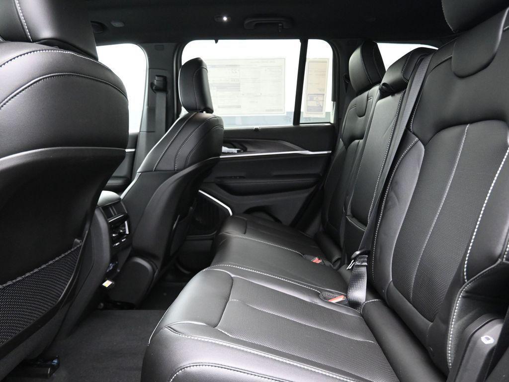 new 2025 Jeep Grand Cherokee car, priced at $50,265