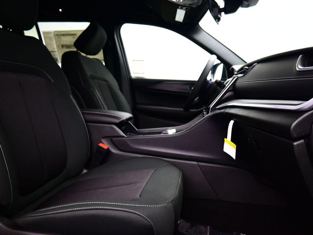 new 2025 Jeep Grand Cherokee car, priced at $29,850