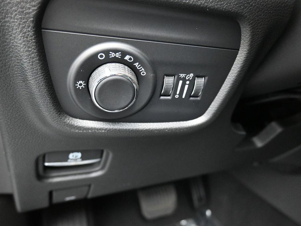 new 2025 Jeep Grand Cherokee L car, priced at $42,674