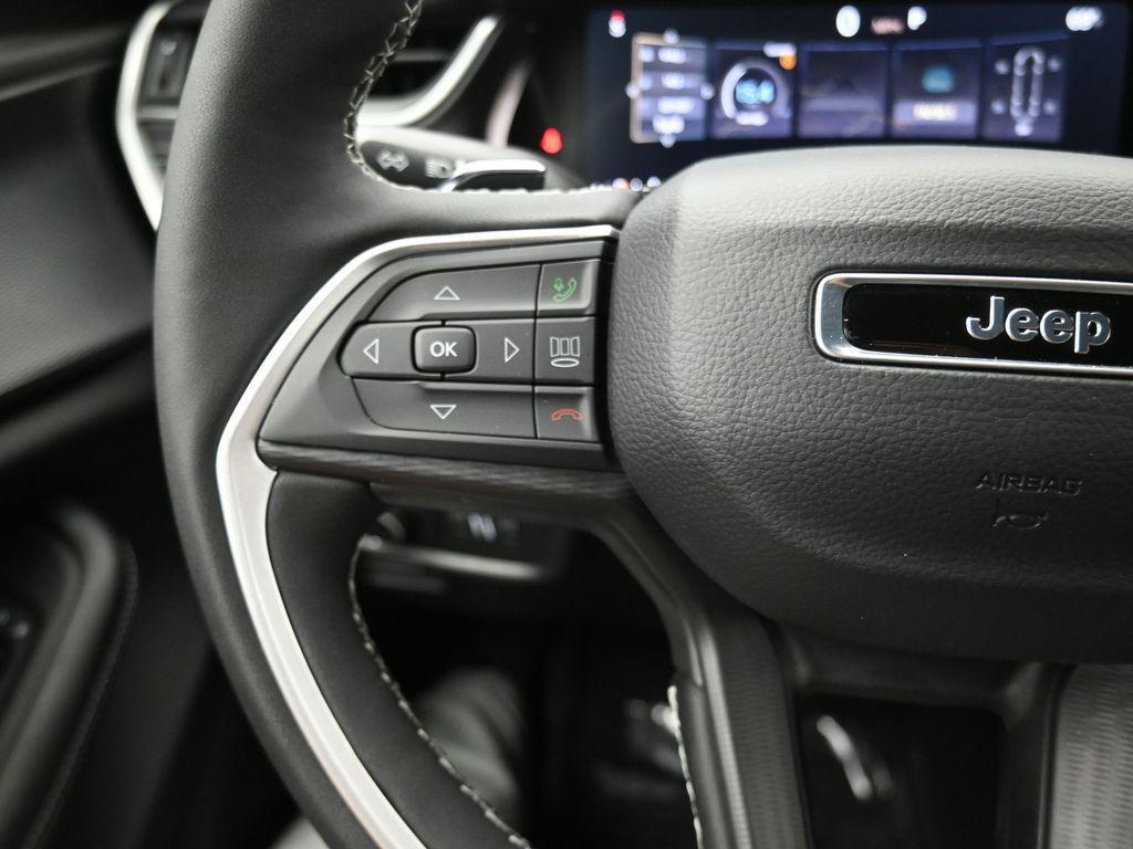 new 2025 Jeep Grand Cherokee L car, priced at $42,674