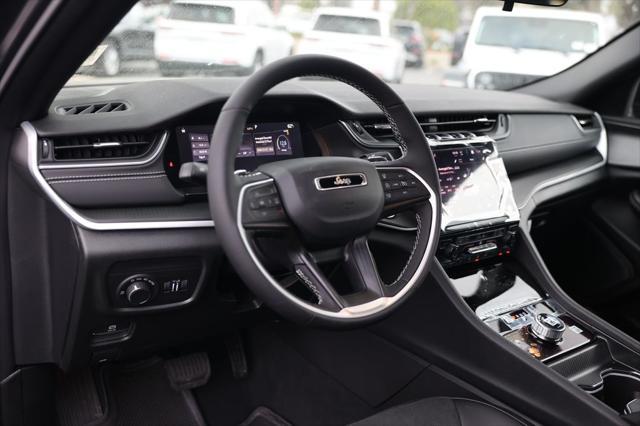 new 2025 Jeep Grand Cherokee car, priced at $42,425