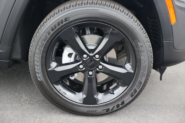 new 2025 Jeep Grand Cherokee car, priced at $42,425