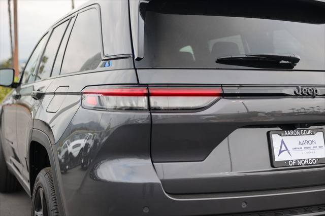 new 2025 Jeep Grand Cherokee car, priced at $42,425