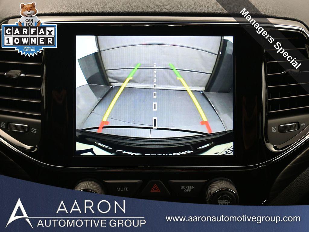 used 2022 Jeep Grand Cherokee car, priced at $24,397