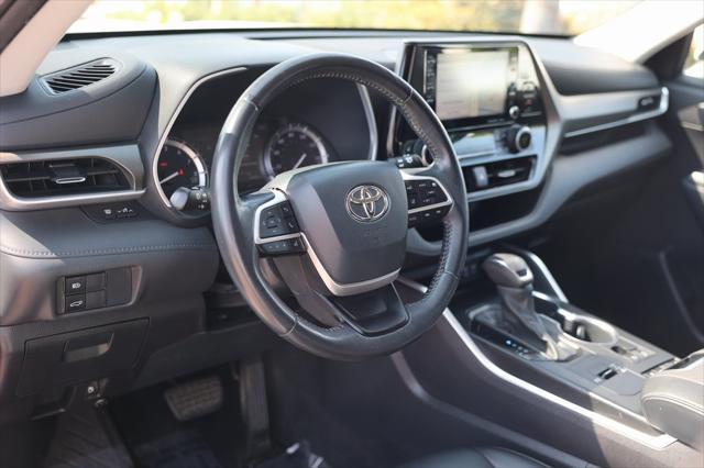 used 2022 Toyota Highlander car, priced at $29,582