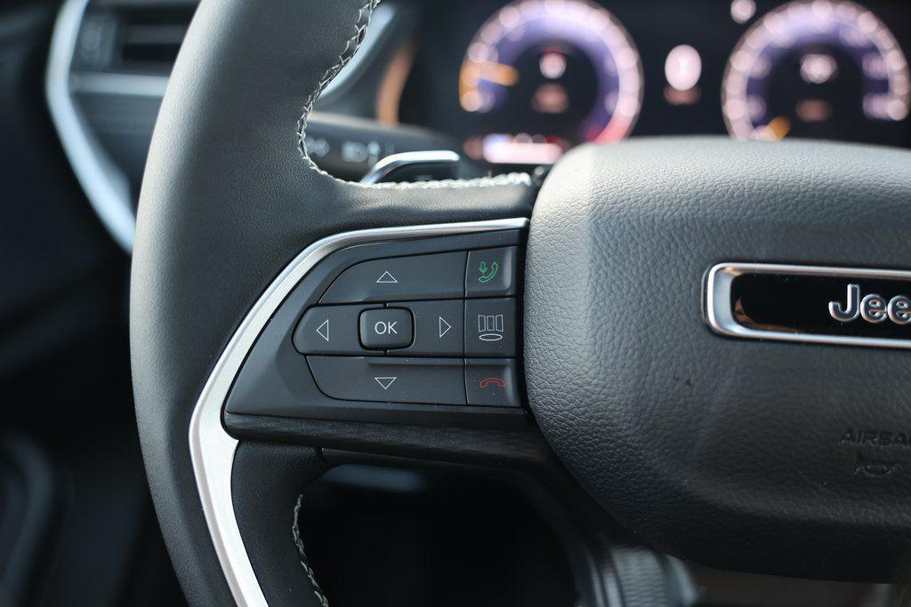 new 2025 Jeep Grand Cherokee car, priced at $34,625