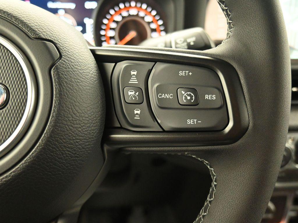 new 2025 Jeep Gladiator car, priced at $48,204