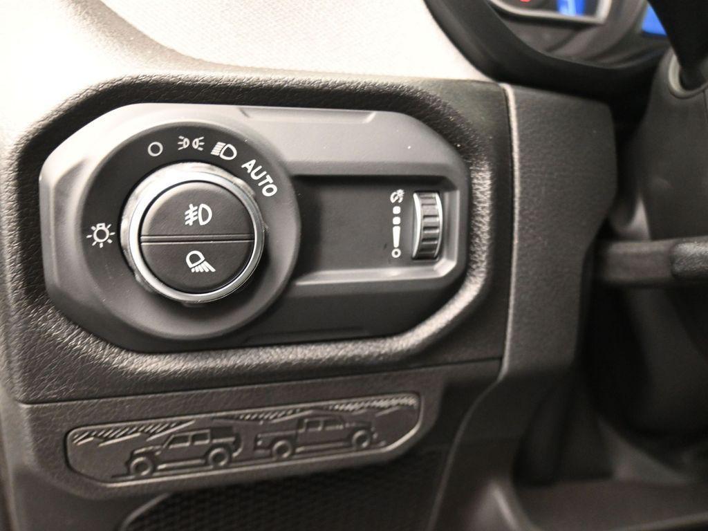 new 2025 Jeep Gladiator car, priced at $48,204