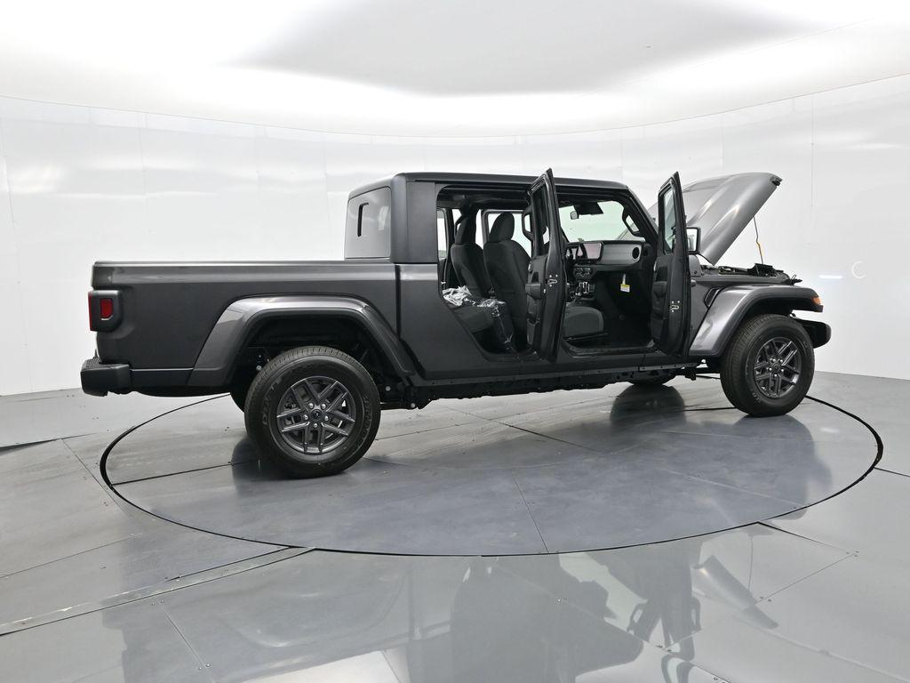 new 2025 Jeep Gladiator car, priced at $48,204