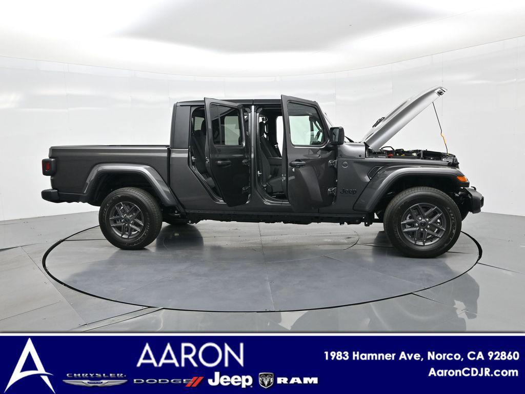 new 2025 Jeep Gladiator car, priced at $48,204
