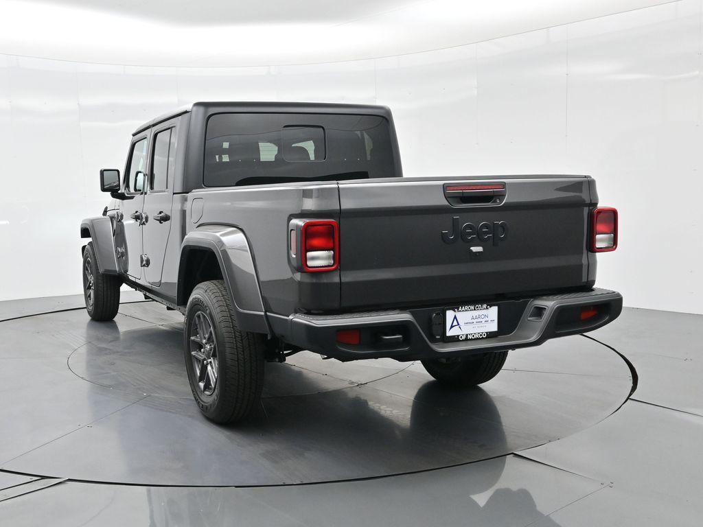 new 2025 Jeep Gladiator car, priced at $48,204