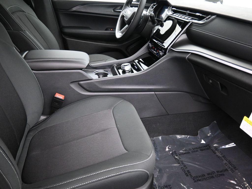 new 2025 Jeep Grand Cherokee L car, priced at $37,875