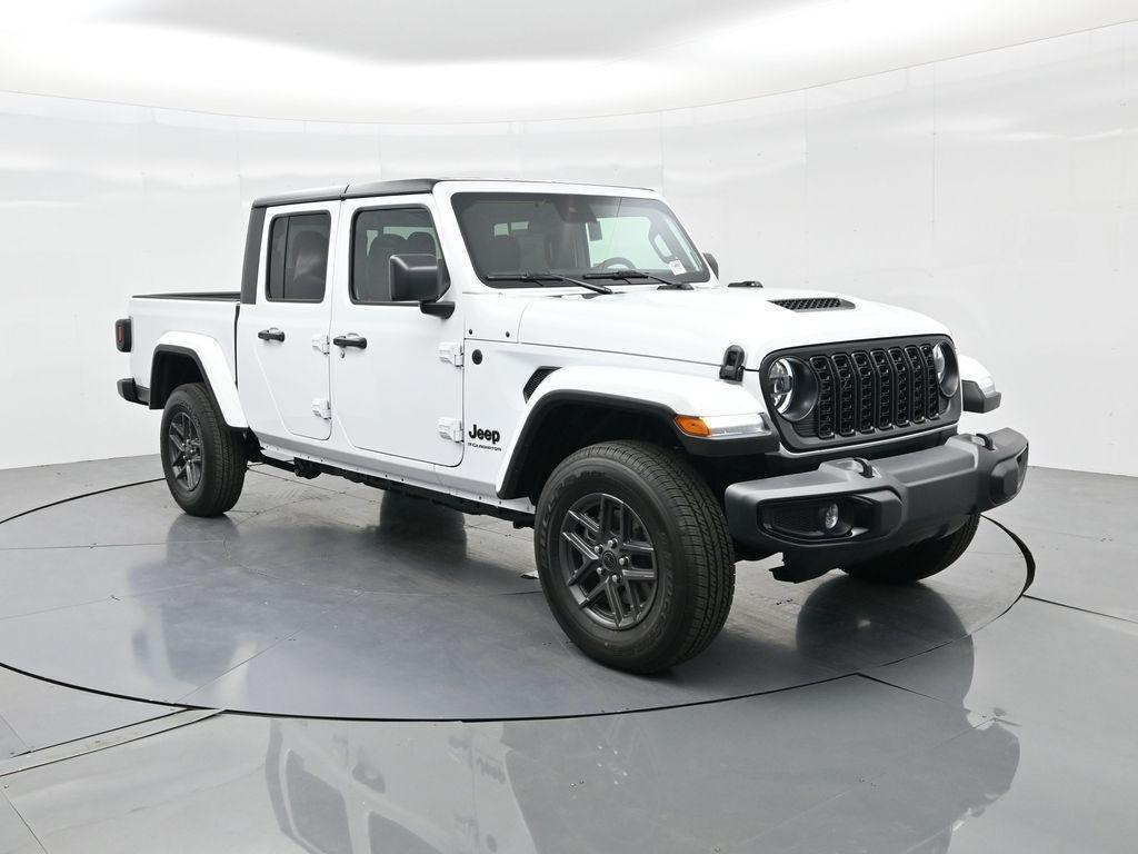 new 2025 Jeep Gladiator car, priced at $41,450