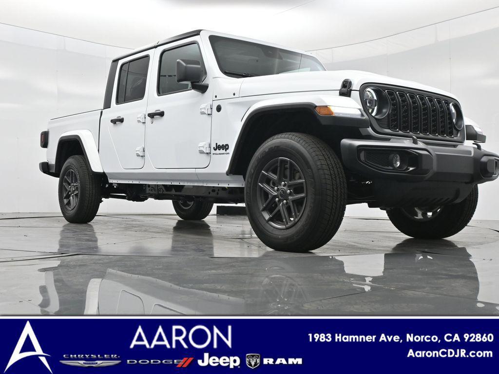 new 2025 Jeep Gladiator car, priced at $46,449