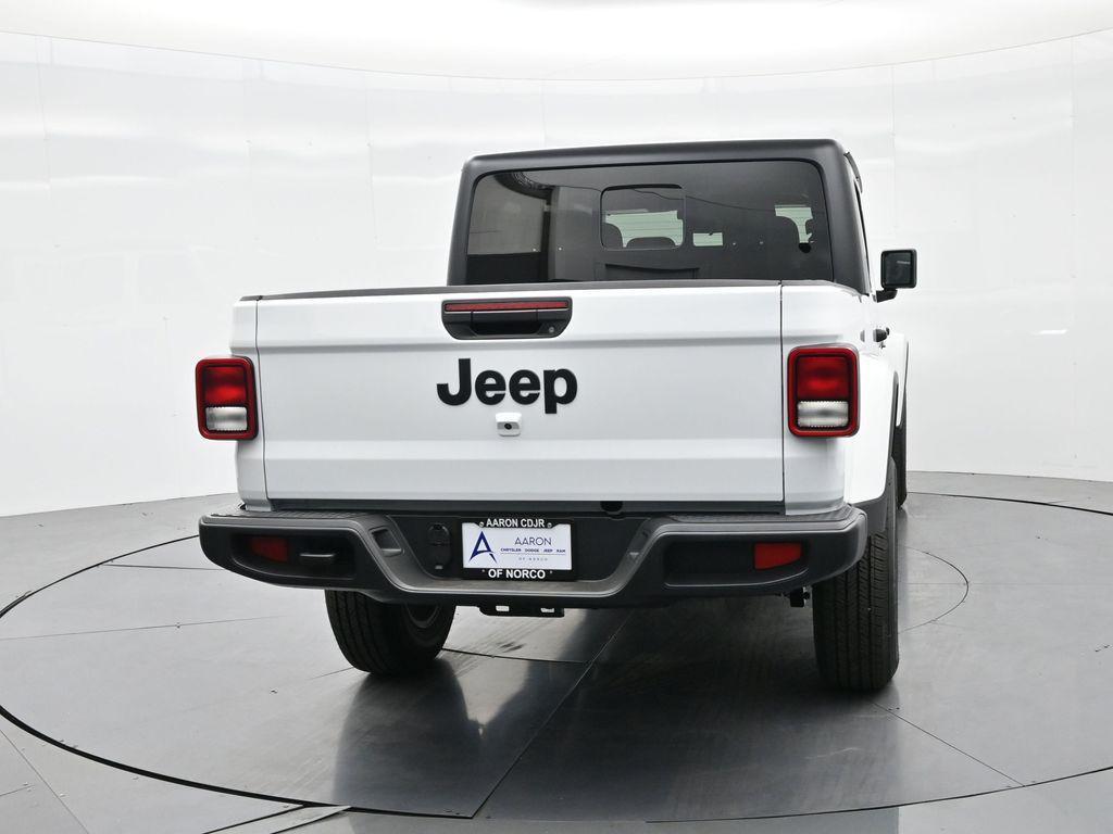new 2025 Jeep Gladiator car, priced at $41,450