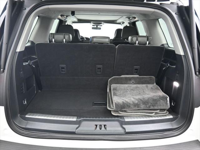used 2022 Lincoln Navigator car, priced at $68,987