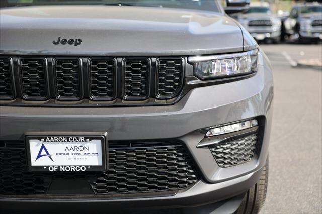 new 2025 Jeep Grand Cherokee car, priced at $42,545