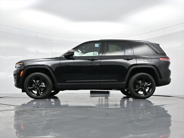 new 2025 Jeep Grand Cherokee car, priced at $39,175