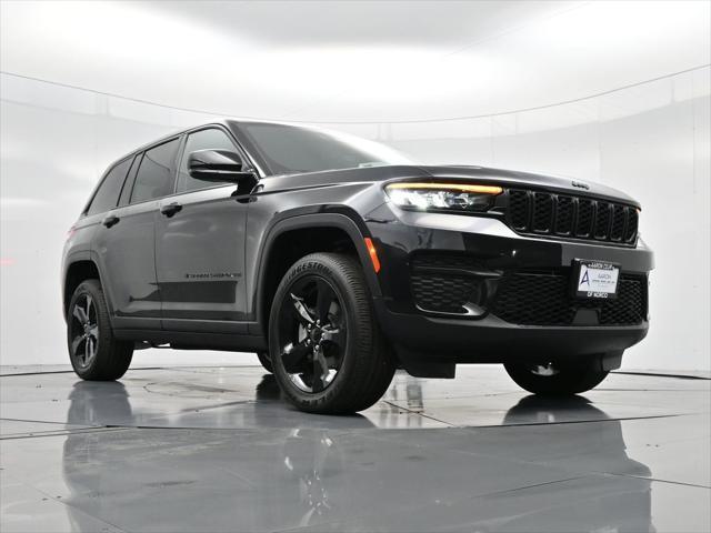 new 2025 Jeep Grand Cherokee car, priced at $39,175