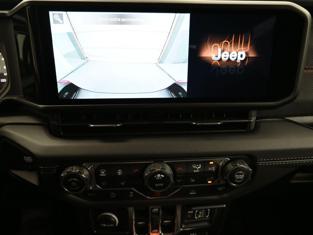new 2025 Jeep Gladiator car, priced at $54,640