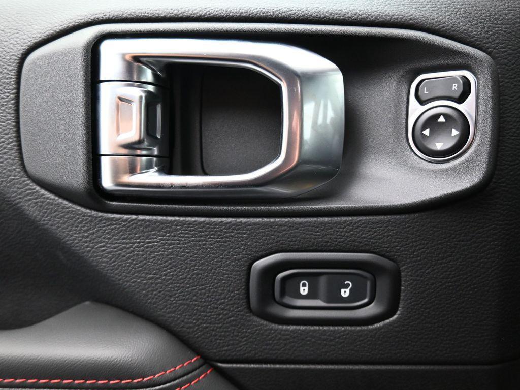 new 2025 Jeep Gladiator car, priced at $54,640