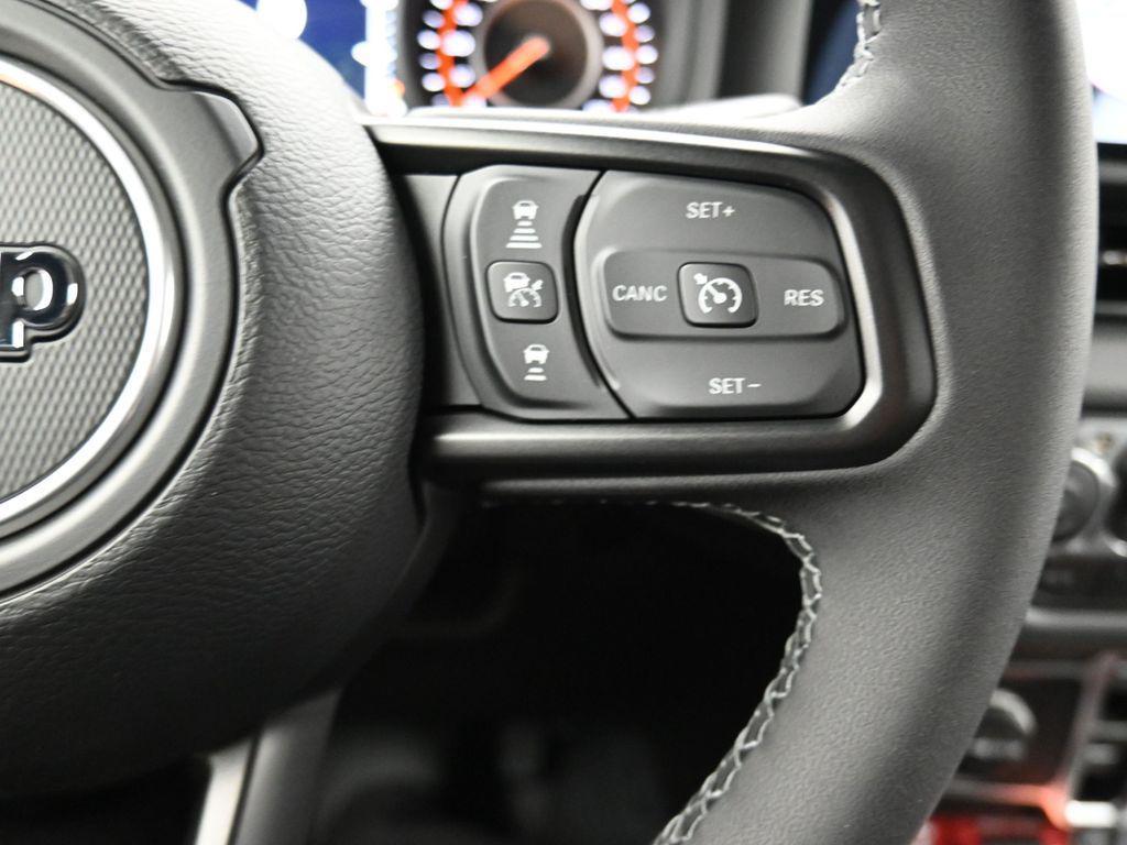 new 2025 Jeep Gladiator car, priced at $54,640