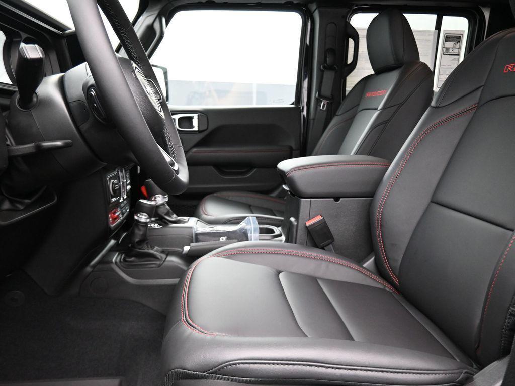 new 2025 Jeep Gladiator car, priced at $54,640