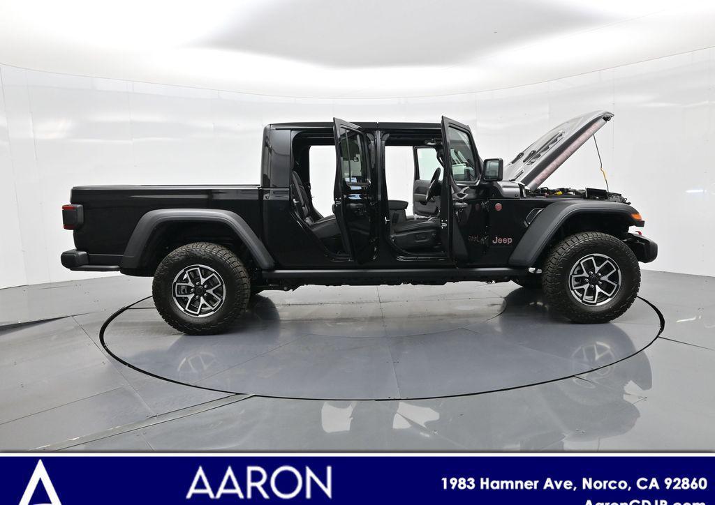 new 2025 Jeep Gladiator car, priced at $54,640