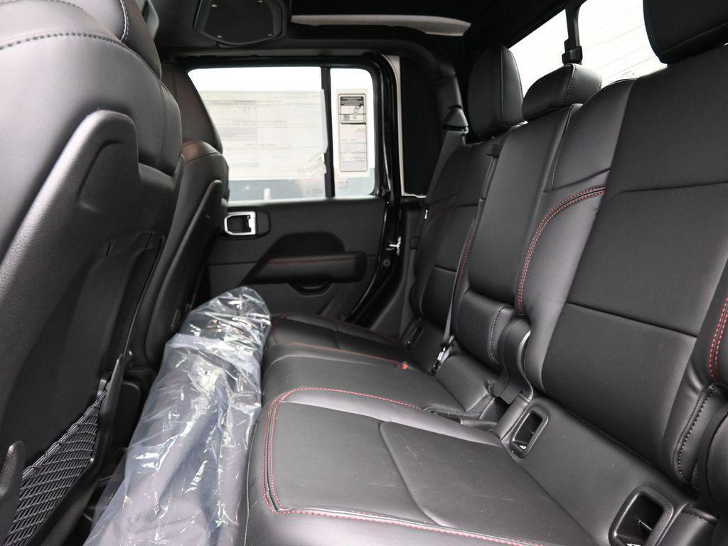 new 2025 Jeep Gladiator car, priced at $54,640
