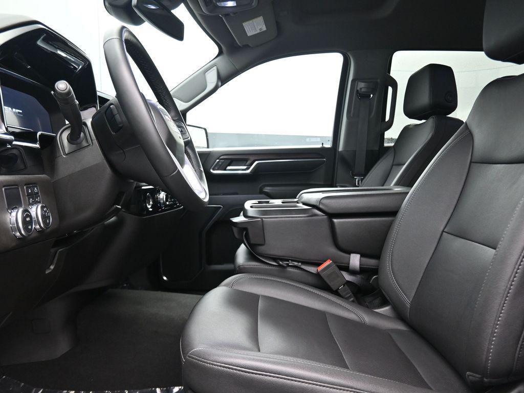 used 2024 GMC Sierra 1500 car, priced at $39,000