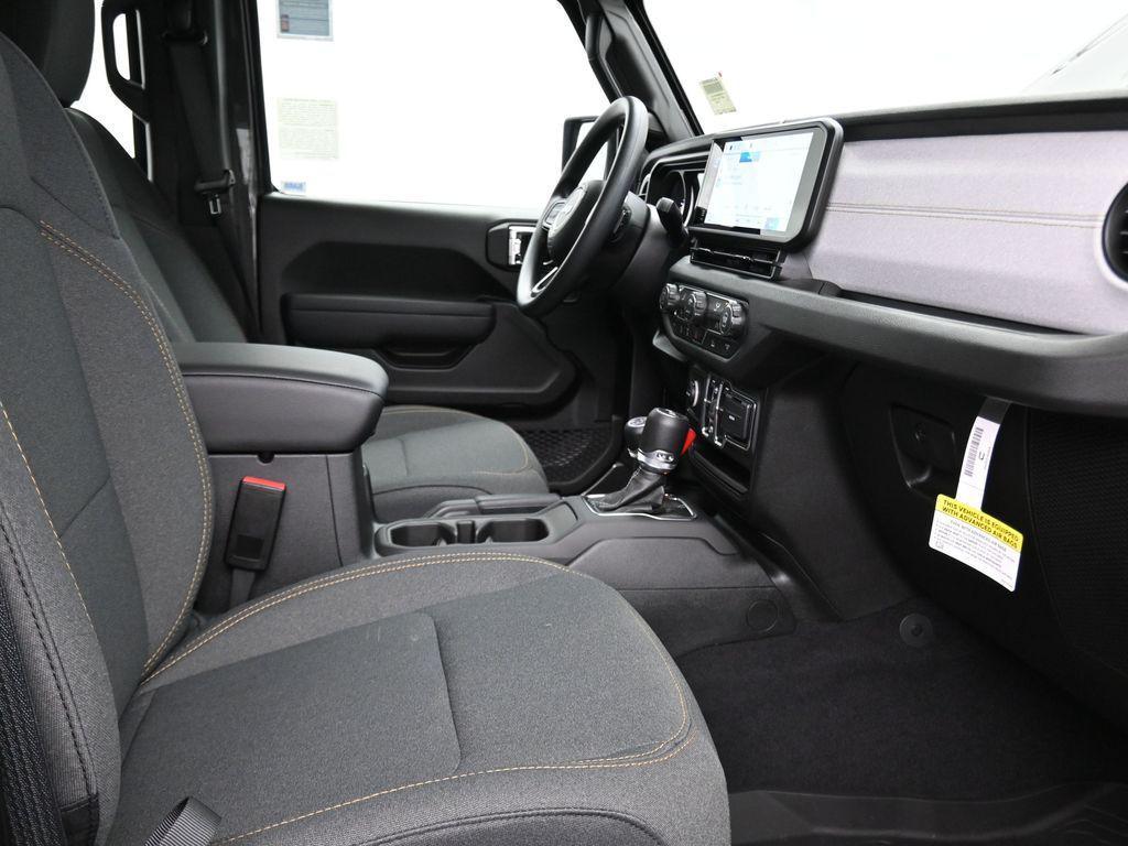 new 2025 Jeep Wrangler car, priced at $34,685