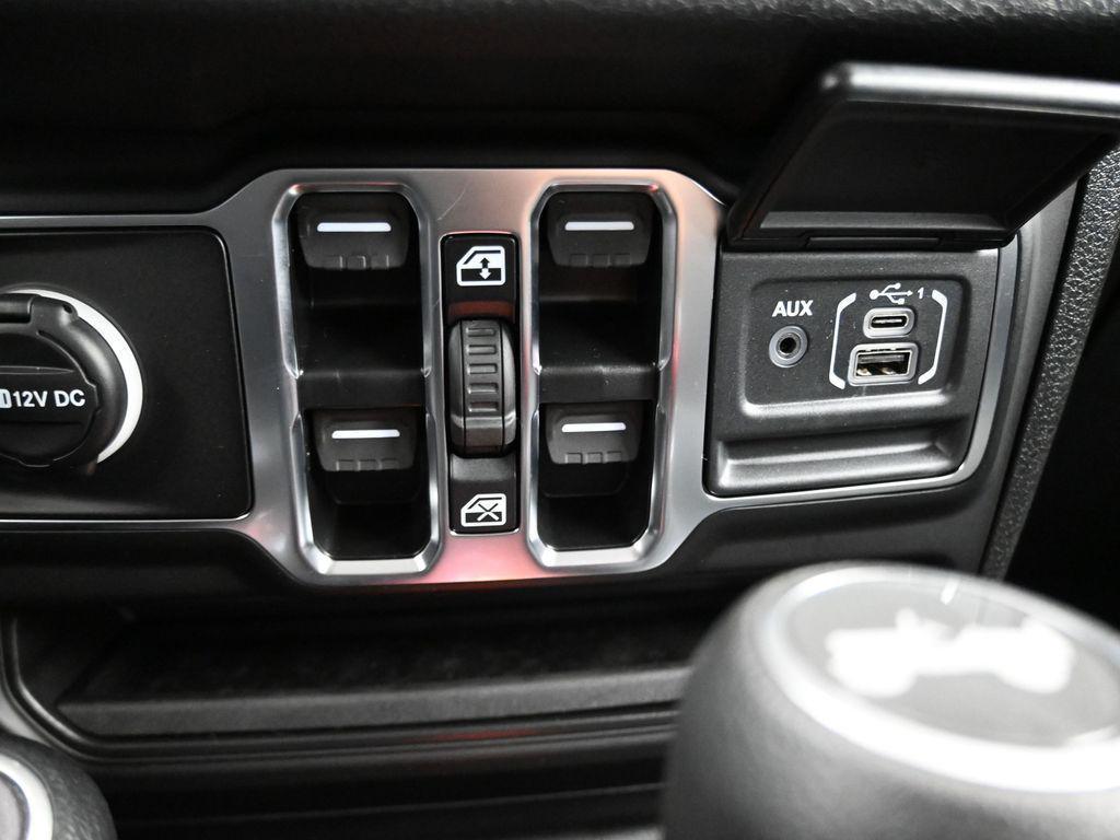 new 2025 Jeep Wrangler car, priced at $34,685