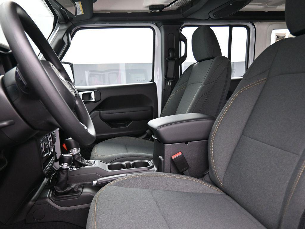 new 2025 Jeep Wrangler car, priced at $32,090