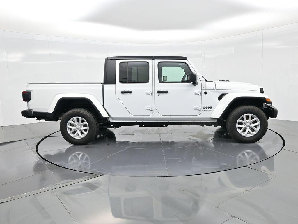 used 2023 Jeep Gladiator car, priced at $40,000