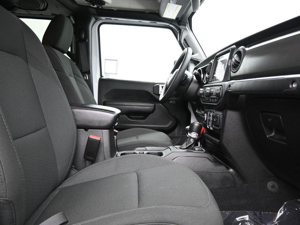 used 2023 Jeep Gladiator car, priced at $40,000