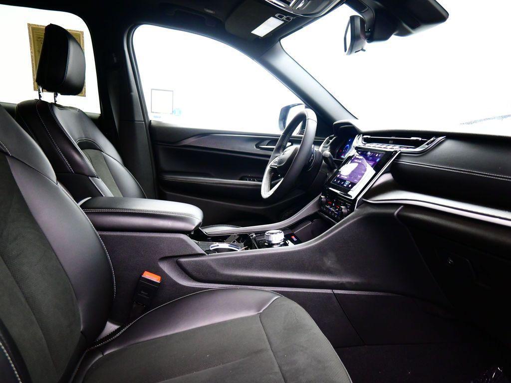 new 2023 Jeep Grand Cherokee L car, priced at $46,380