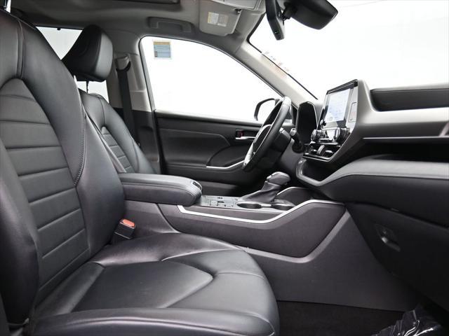 used 2023 Toyota Highlander car, priced at $35,116
