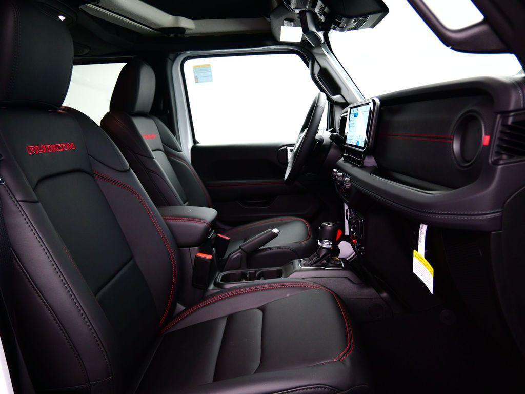 new 2025 Jeep Gladiator car, priced at $57,495