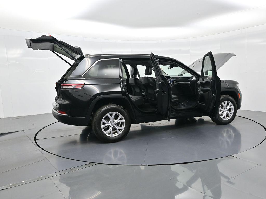 used 2022 Jeep Grand Cherokee car, priced at $29,622