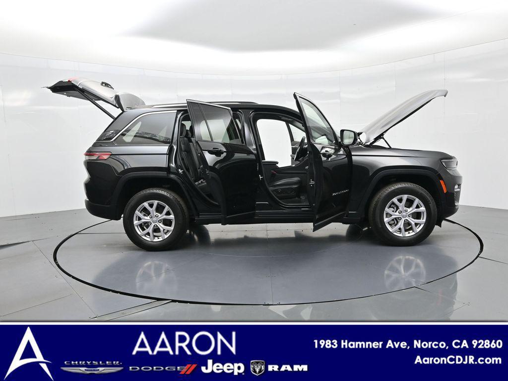 used 2022 Jeep Grand Cherokee car, priced at $29,622