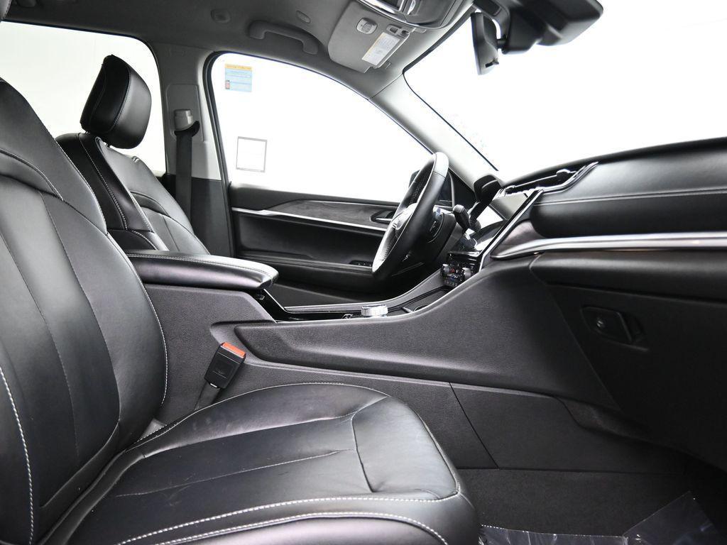 used 2022 Jeep Grand Cherokee car, priced at $29,622