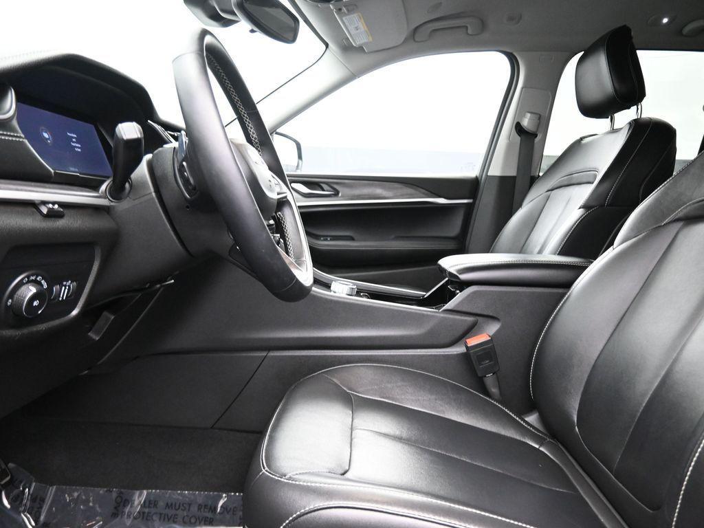 used 2022 Jeep Grand Cherokee car, priced at $29,622